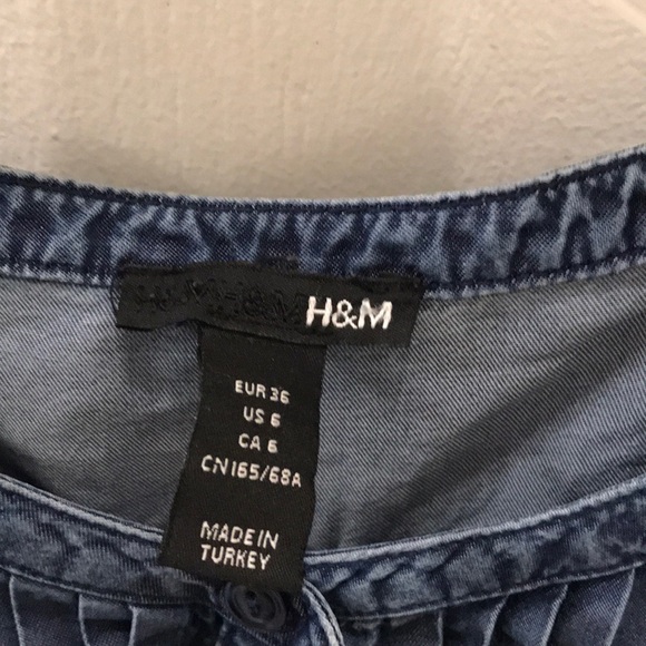 Blue denim top. - Picture 4 of 5